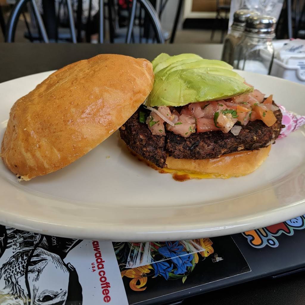 Gregs Grill | restaurant | 840 N Summit St, Toledo, OH 43604, USA | 4192140826 OR +1 419-214-0826