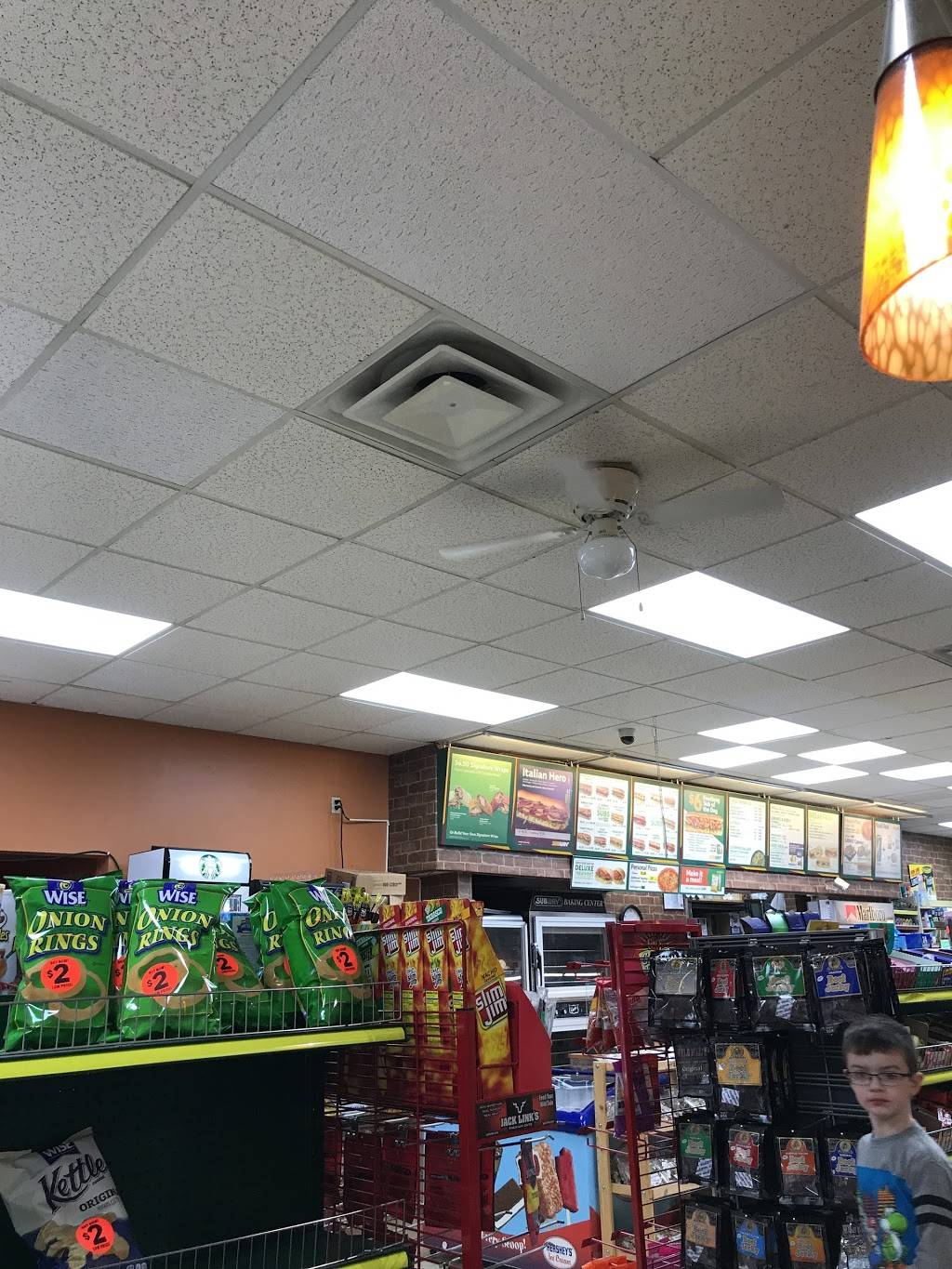 Subway | restaurant | I-81, Dalton, PA 18414, USA | 5705633699 OR +1 570-563-3699