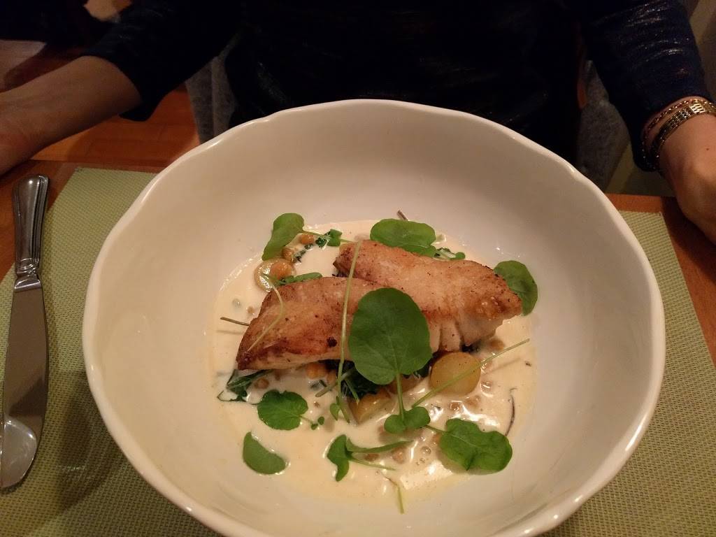 Elliotts On Linden | restaurant | 905 Linden Rd a, Pinehurst, NC 28374, USA | 9102150775 OR +1 910-215-0775