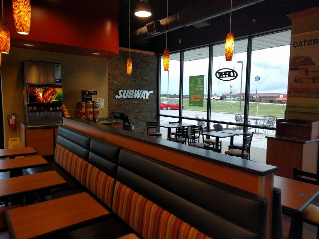 Subway Restaurants | restaurant | 122 Northstar Dr, Holts Summit, MO 65043, USA | 5738965771 OR +1 573-896-5771