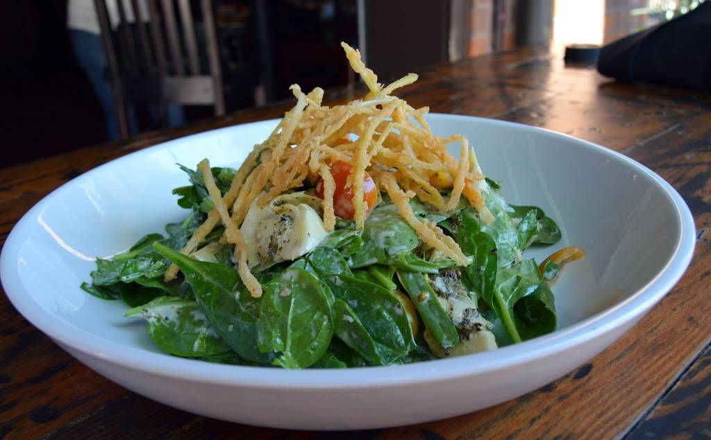 McCrays Tavern Smyrna | restaurant | 4500 W Village Pl #2009, Smyrna, GA 30080, USA | 6783709112 OR +1 678-370-9112