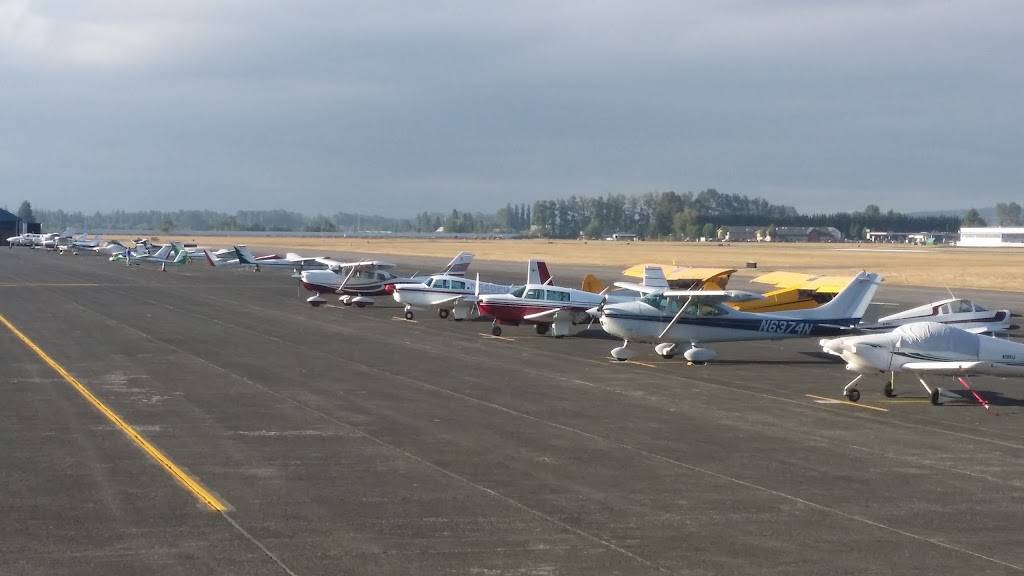 Ellies At The Airport | restaurant | 18218 59th Ave NE, Arlington, WA 98223, USA | 3604354777 OR +1 360-435-4777