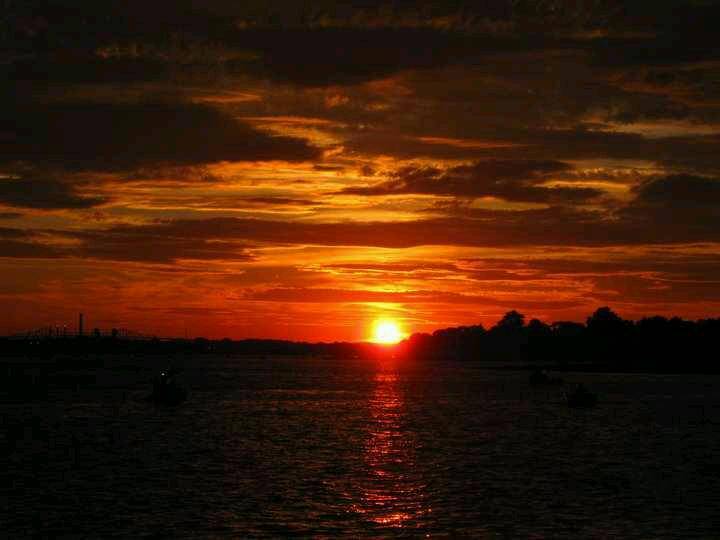 Johns Fried Chicken | restaurant | 512 W 207th St, New York, NY 10034, USA | 2125676489 OR +1 212-567-6489