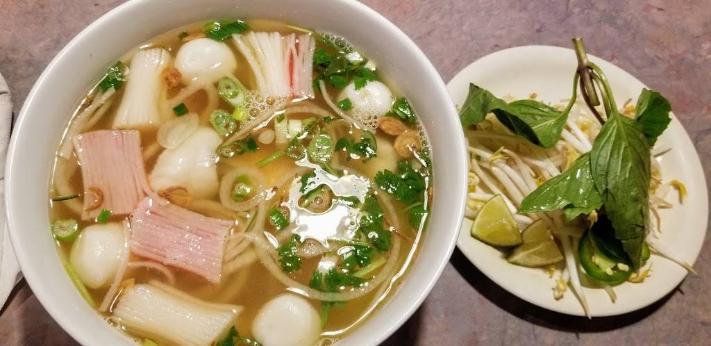 Tô Pho | restaurant | 823 E Algonquin Rd, Schaumburg, IL 60173, USA | 8473487778 OR +1 847-348-7778