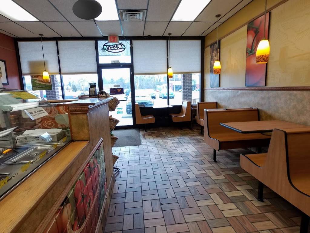 Subway | restaurant | 5256 S 27th St, Milwaukee, WI 53221, USA | 4142823555 OR +1 414-282-3555