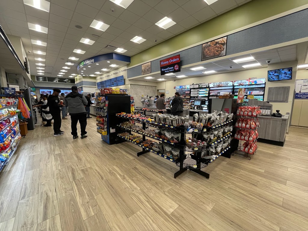 Royal Farms | cafe | 690 Watkins Mill Rd, Gaithersburg, MD 20879, USA | 2402617830 OR +1 240-261-7830