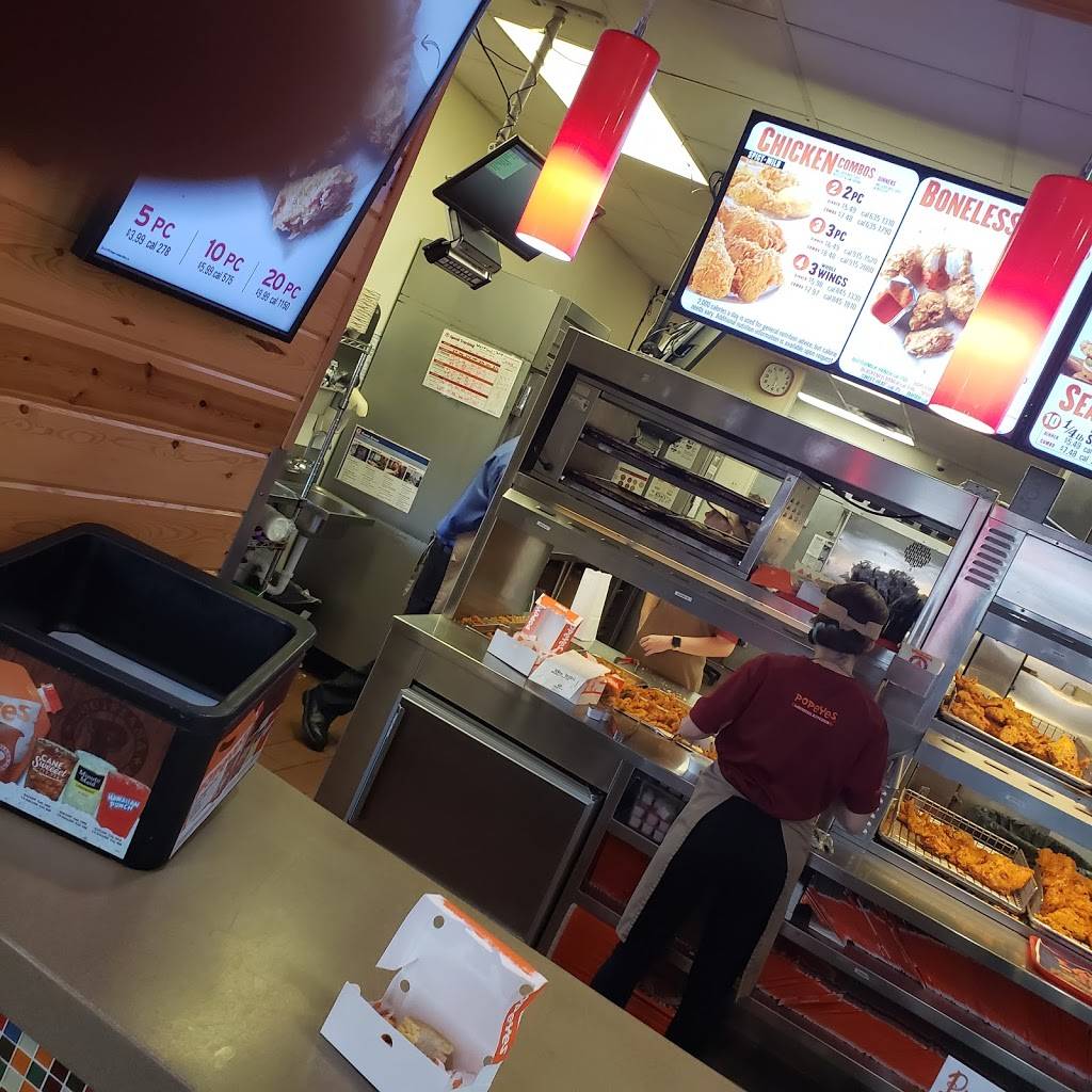 Popeyes Louisiana Kitchen | restaurant | 1623 S Seneca St, Wichita, KS 67213, USA | 3162609555 OR +1 316-260-9555