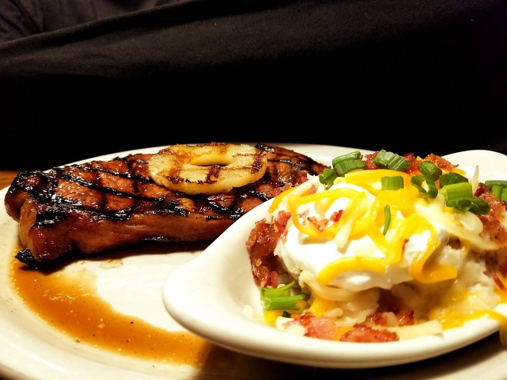 Coltons Steak House & Grill | restaurant | 3050 S Dixie Blvd, Radcliff, KY 40160, USA | 2703194939 OR +1 270-319-4939