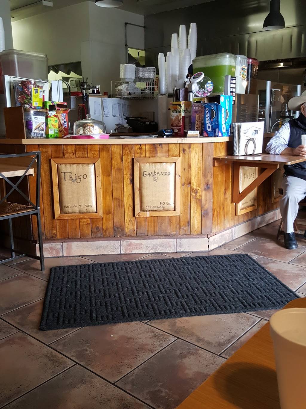 El Granero | restaurant | 6823 Seville Ave, Huntington Park, CA 90255, USA | 3235841000 OR +1 323-584-1000