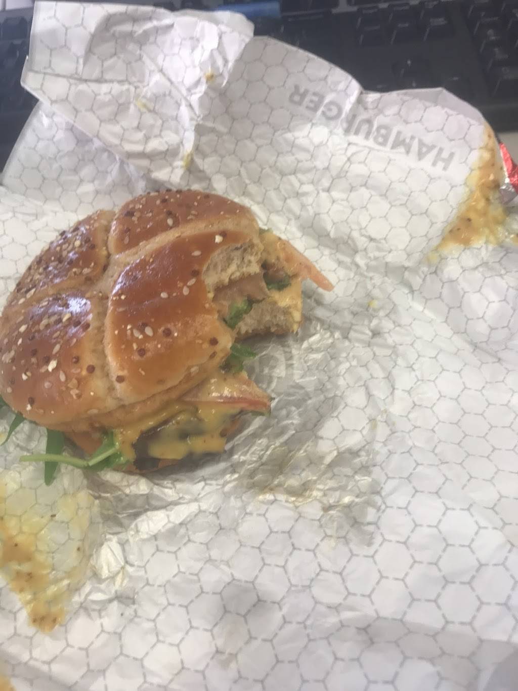 Wendys | restaurant | 5801 N Sharon Amity Rd, Charlotte, NC 28215, USA | 7045369025 OR +1 704-536-9025