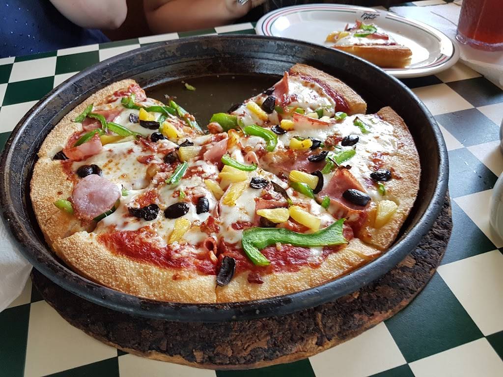 Pizza Hut | restaurant | 712 Cypress Village Blvd, Sun City Center, FL 33573, USA | 8136336211 OR +1 813-633-6211