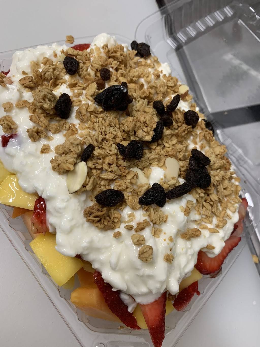 Bionicos Green Paradise | restaurant | 3414 W Ball Rd suite D, Anaheim, CA 92804, USA | 7148862885 OR +1 714-886-2885