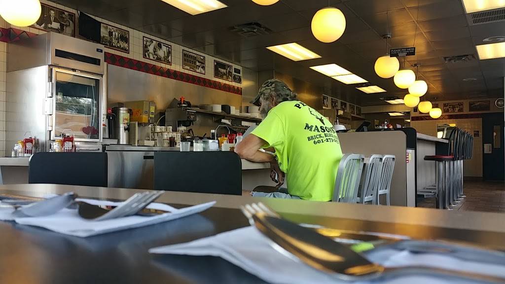 Waffle House | meal takeaway | 2207 Hwy 11 N, Picayune, MS 39466, USA | 6018899977 OR +1 601-889-9977