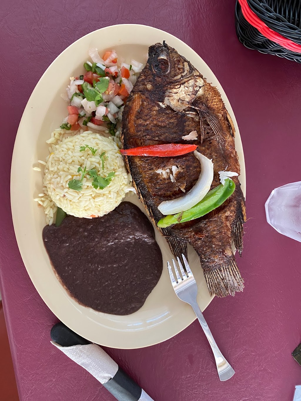 La Carreta Salvadoreña Garland | restaurant | 1210 W Miller Rd, Garland, TX 75041, USA | 4693950430 OR +1 469-395-0430