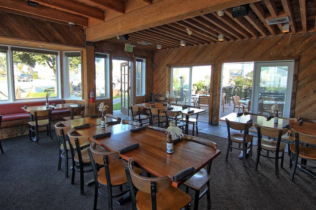Half Moon Bay Brewing Company | restaurant | 390 Capistrano Rd, Half Moon Bay, CA 94019, USA | 6507282739 OR +1 650-728-2739