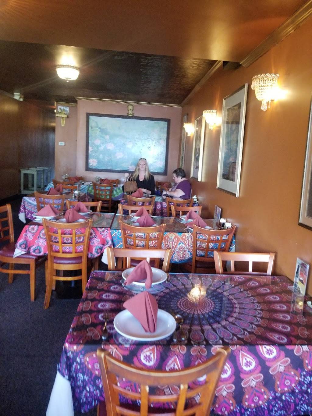 Mongkut Thai Restaurant | restaurant | 212 Avenida Del Mar, San Clemente, CA 92672, USA | 9494923871 OR +1 949-492-3871