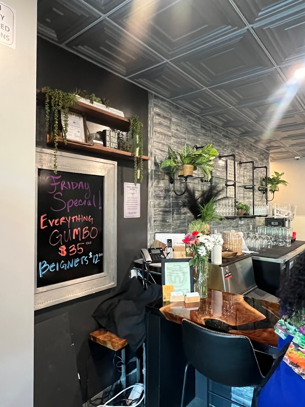 Willows & Pine | restaurant | 3525 Fruitvale Ave, Oakland, CA 94602, USA | 5108423564 OR +1 510-842-3564