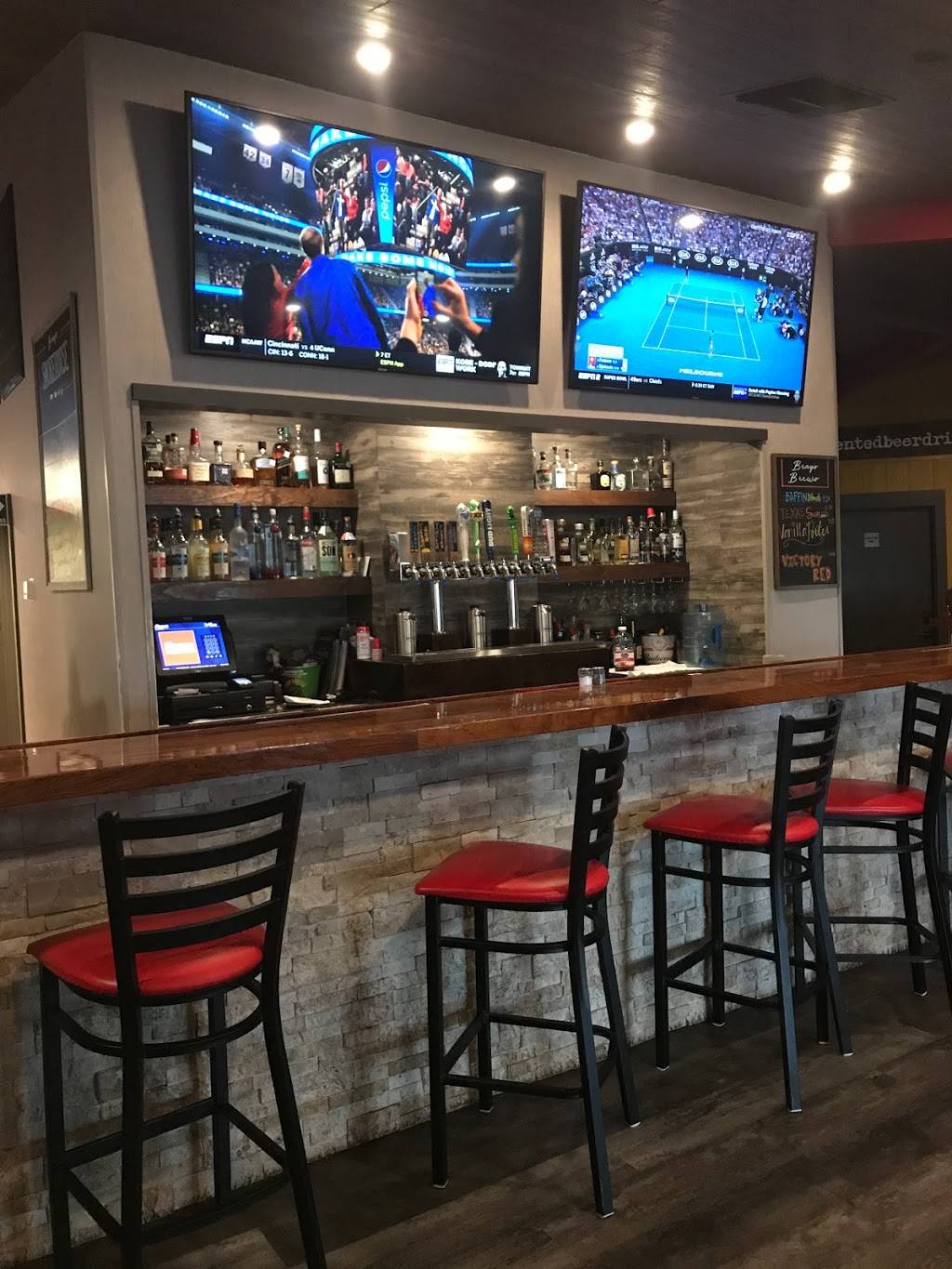 Brays Smokehouse | restaurant | 1500 Brahma Blvd, Kingsville, TX 78363, USA | 3612211100 OR +1 361-221-1100