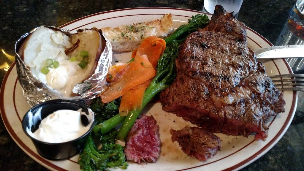 19th Hole | restaurant | 7071 Airline Hwy, Tres Pinos, CA 95075, USA | 8316280100 OR +1 831-628-0100