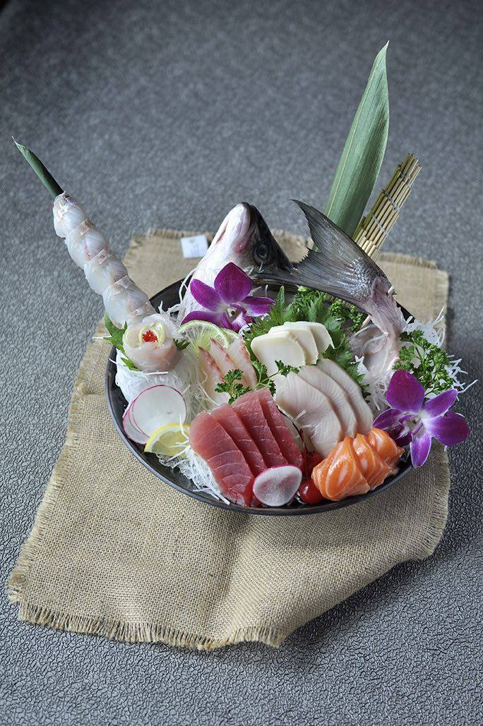 Taku Asian Bistro | restaurant | 100 7th St A, Garden City, NY 11530, USA | 5168779776 OR +1 516-877-9776