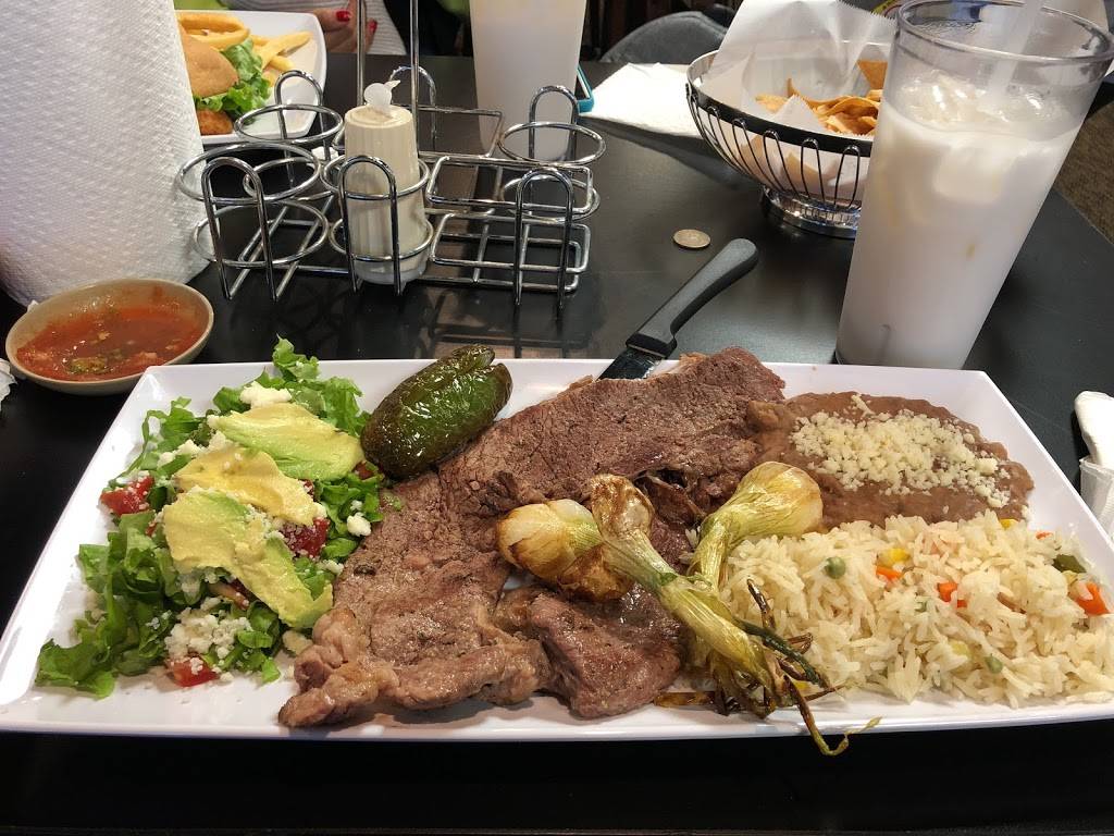 Mis Raices Mexican Restaurant | restaurant | 349 Northeast Blvd, Clinton, NC 28328, USA | 9105903115 OR +1 910-590-3115