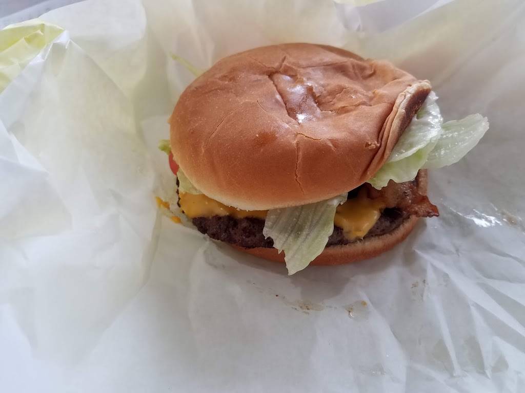 Hometown Burger | restaurant | 9390 Huebner Rd, San Antonio, TX 78240, USA | 2102578732 OR +1 210-257-8732