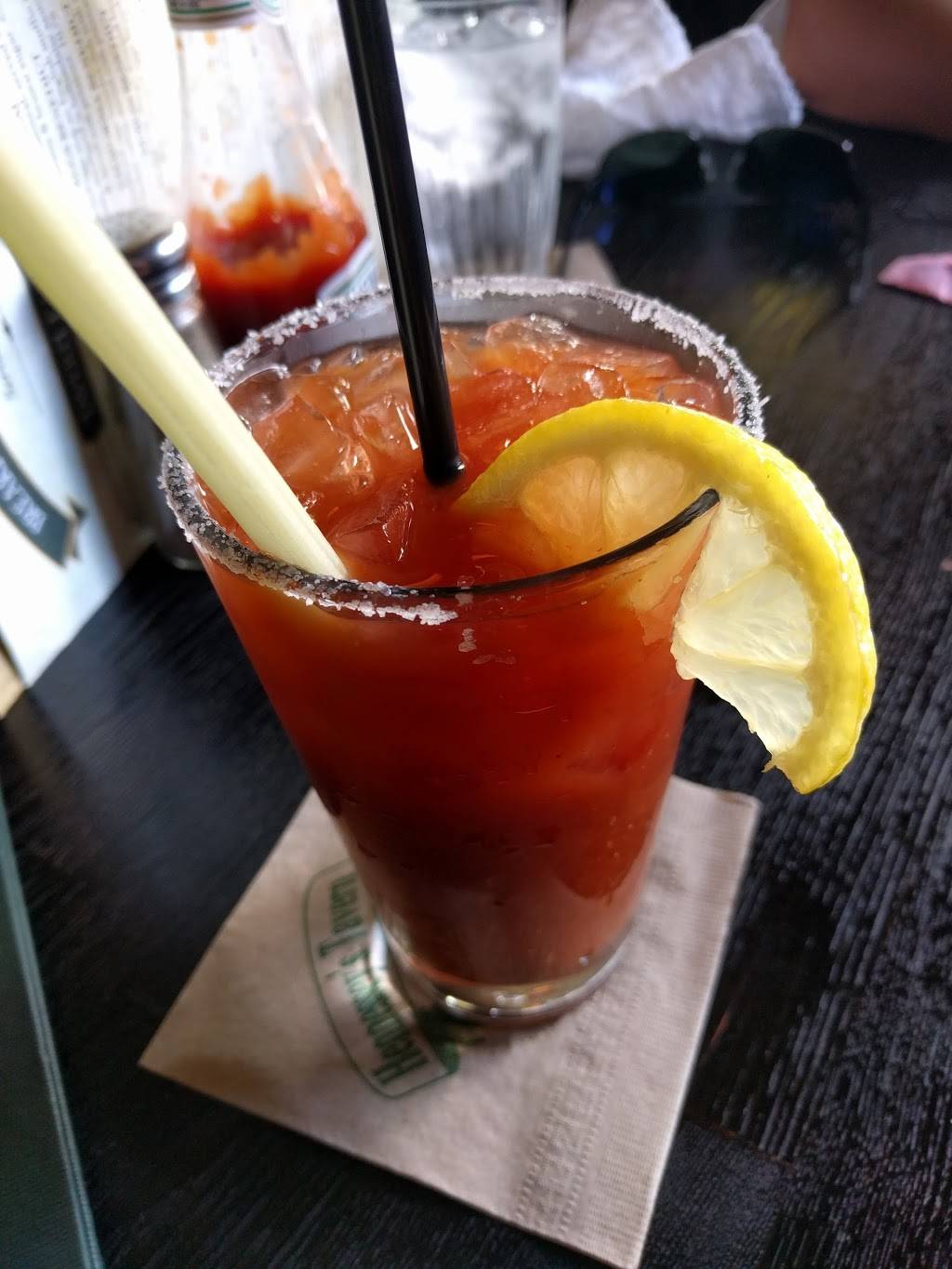 Hennesseys Tavern | restaurant | 1712 S Catalina Ave, Redondo Beach, CA 90277, USA | 3105408443 OR +1 310-540-8443