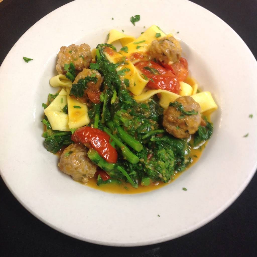 Pepperoncini Restaurant & Bar | restaurant | 72 Poplar St, Conshohocken, PA 19428, USA | 6109417783 OR +1 610-941-7783