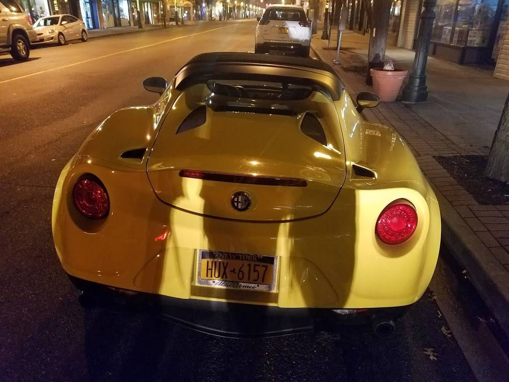 Mikes Burgers | restaurant | 600 Central Ave, Cedarhurst, NY 11516, USA | 5163417150 OR +1 516-341-7150