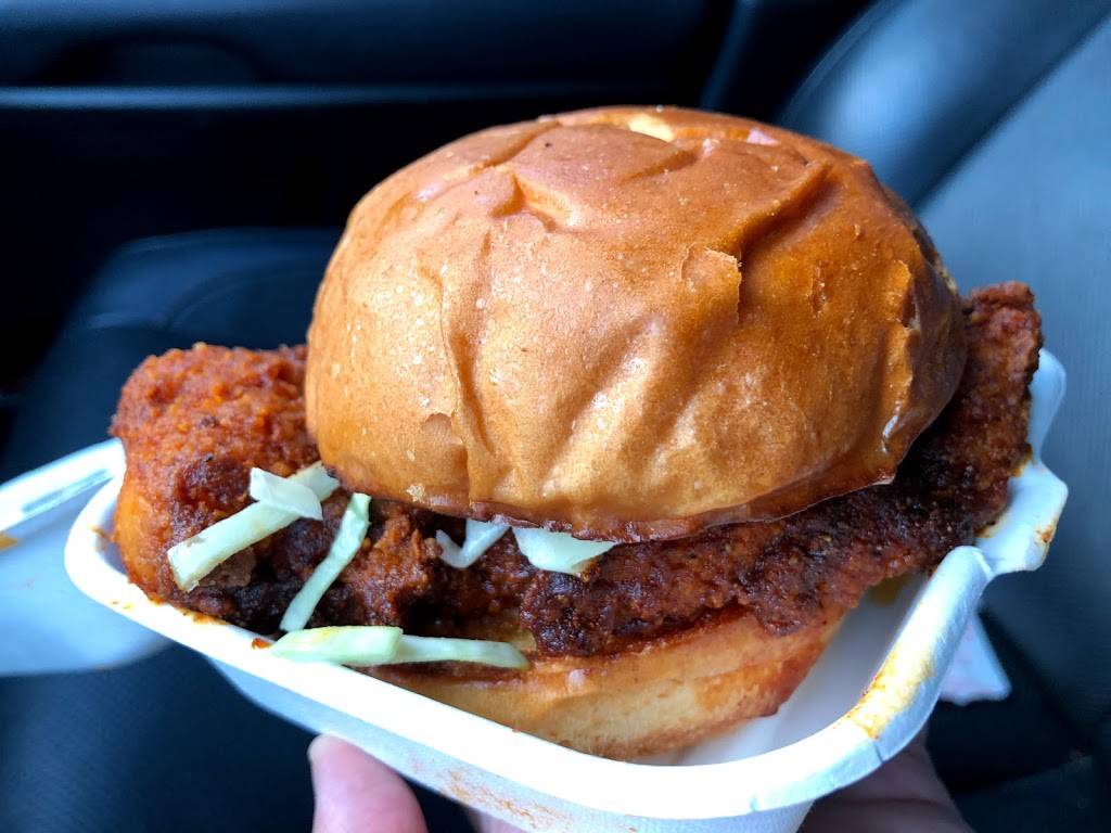 Micos Hot Chicken | restaurant | 2829 Chimney Rock Rd, Houston, TX 77056, USA | 3463035560 OR +1 346-303-5560