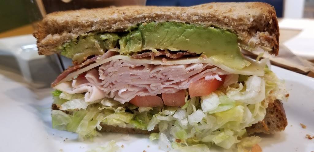 Chilis Grill & Bar | restaurant | 1000 Turnage Blvd, Terminal C, Gate 9 Suite 124, West Palm Beach, FL 33406, USA | 5616830834 OR +1 561-683-0834