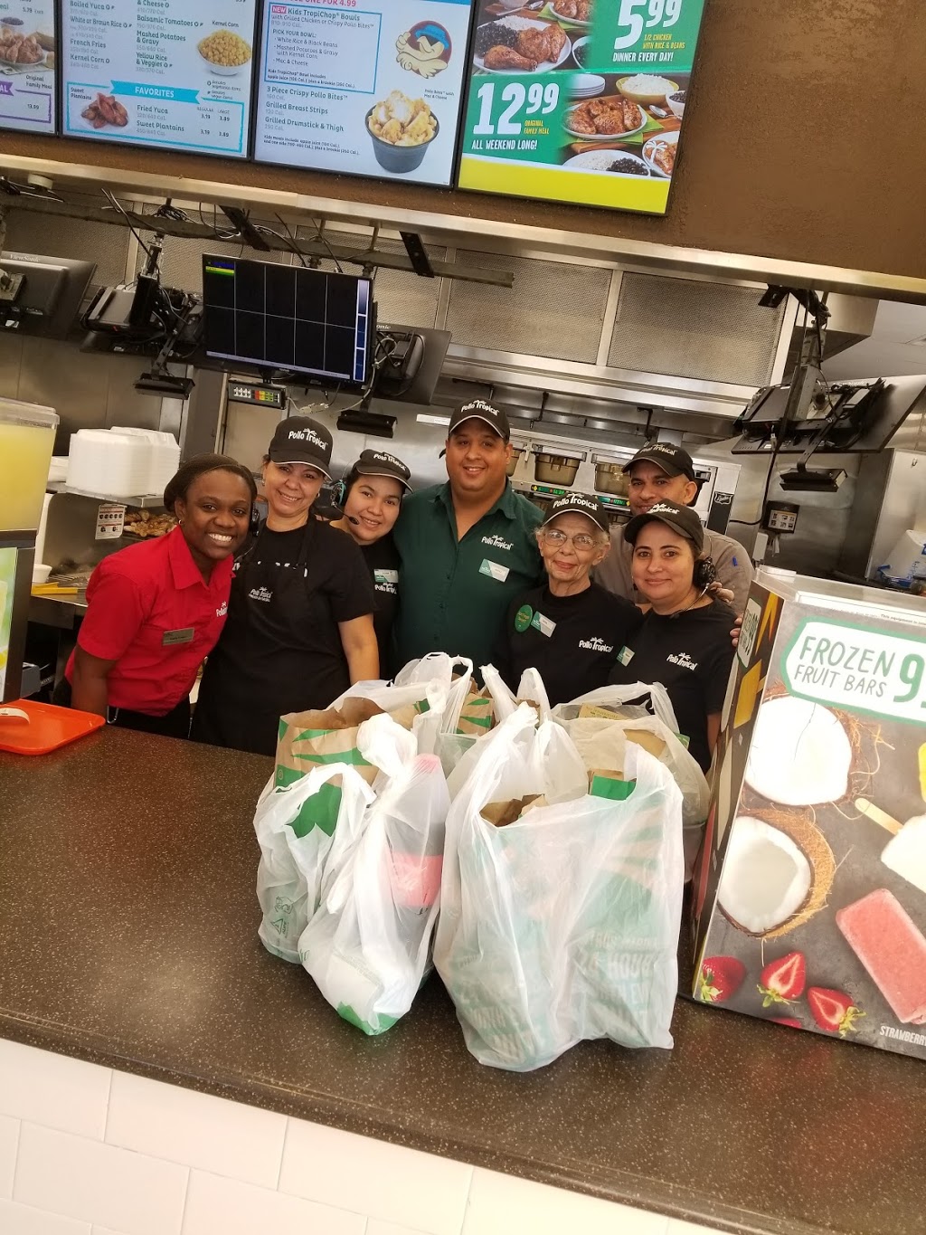 Pollo Tropical | restaurant | 581 NW 57th Ave, Miami, FL 33126, USA | 3052656101 OR +1 305-265-6101