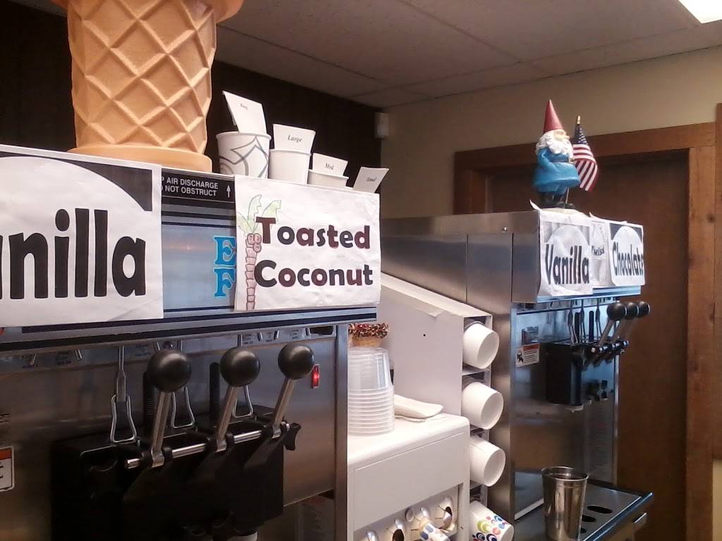 Leones Frosty Treat | restaurant | 424 W Fourteenth St, Traverse City, MI 49684, USA | 2312765148 OR +1 231-276-5148