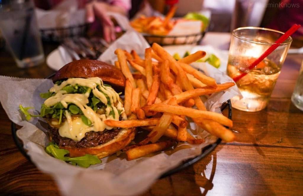 Hilltop Park Alehouse | restaurant | 3821 Broadway, New York, NY 10032, USA | 6464389293 OR +1 646-438-9293