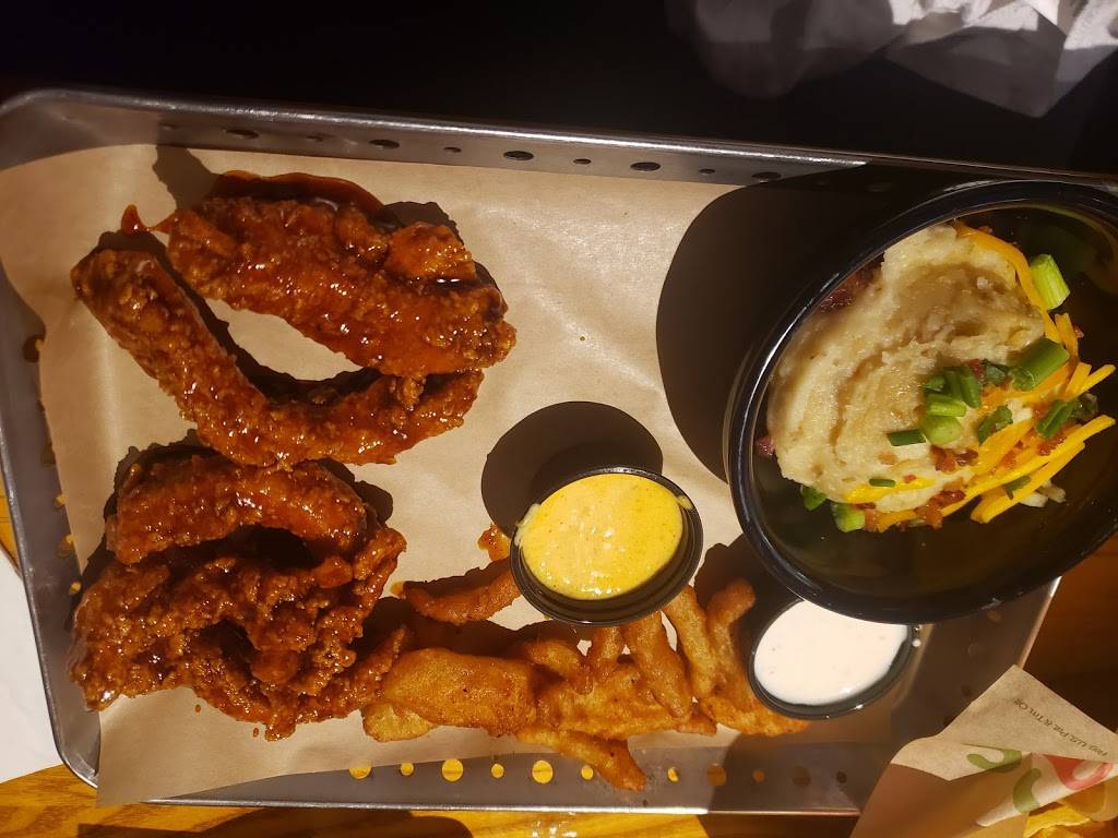 Chilis Grill & Bar | restaurant | 475 Briarwood Dr, Jackson, MS 39206, USA | 6019577090 OR +1 601-957-7090