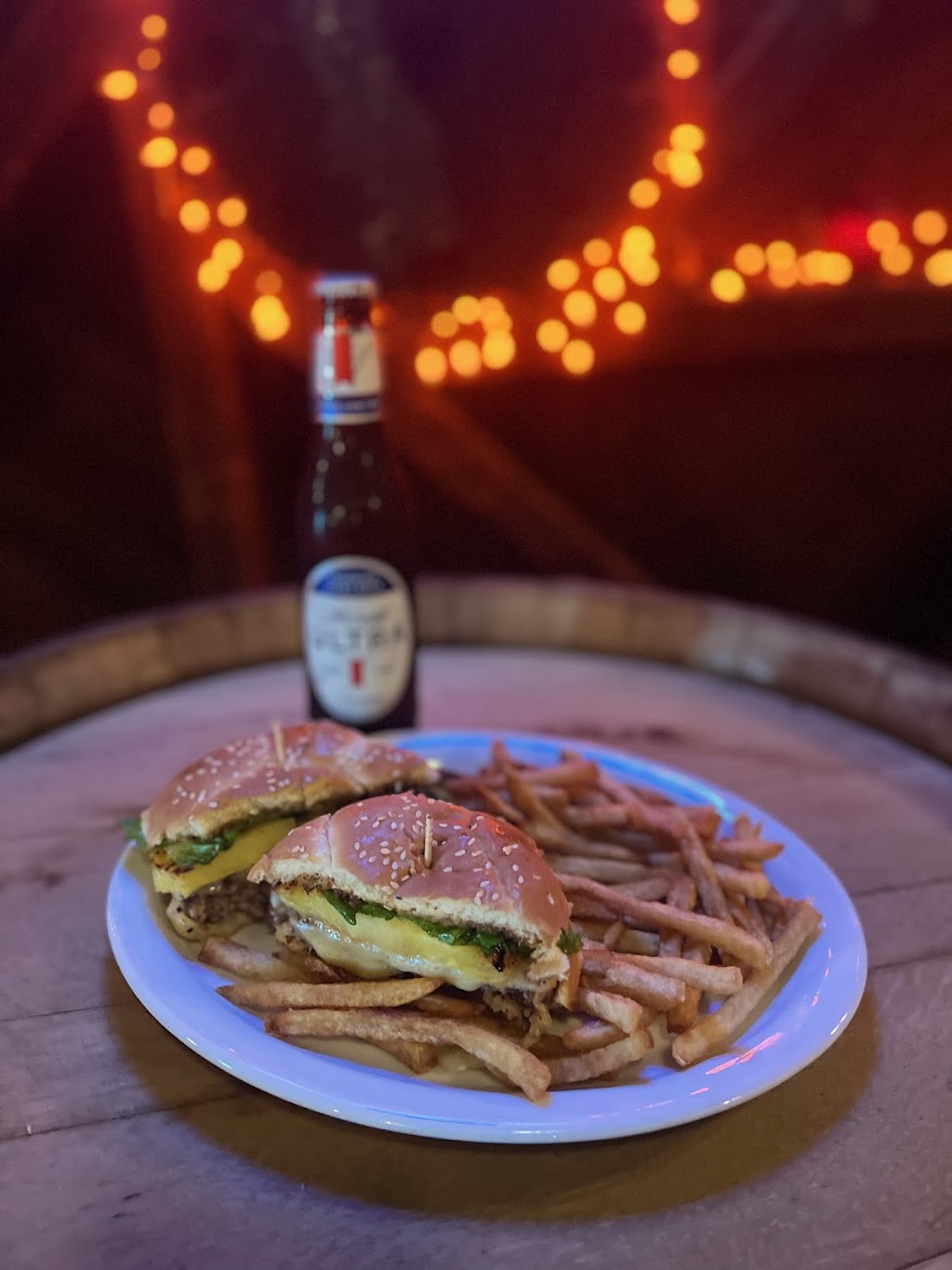 Oasis Bar and Grill | restaurant | 414 North St, Taft, CA 93268, USA | 6617455019 OR +1 661-745-5019