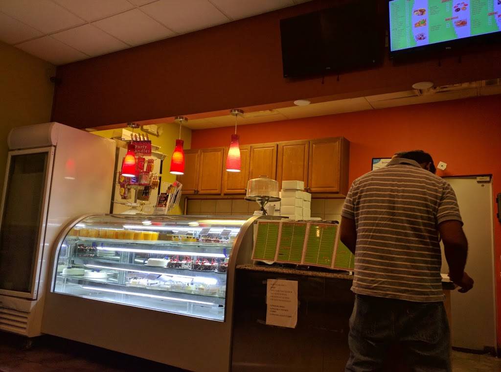 Curry n Cake | bakery | 2015 E Arbors Dr #270, Charlotte, NC 28262, USA | 7046885972 OR +1 704-688-5972