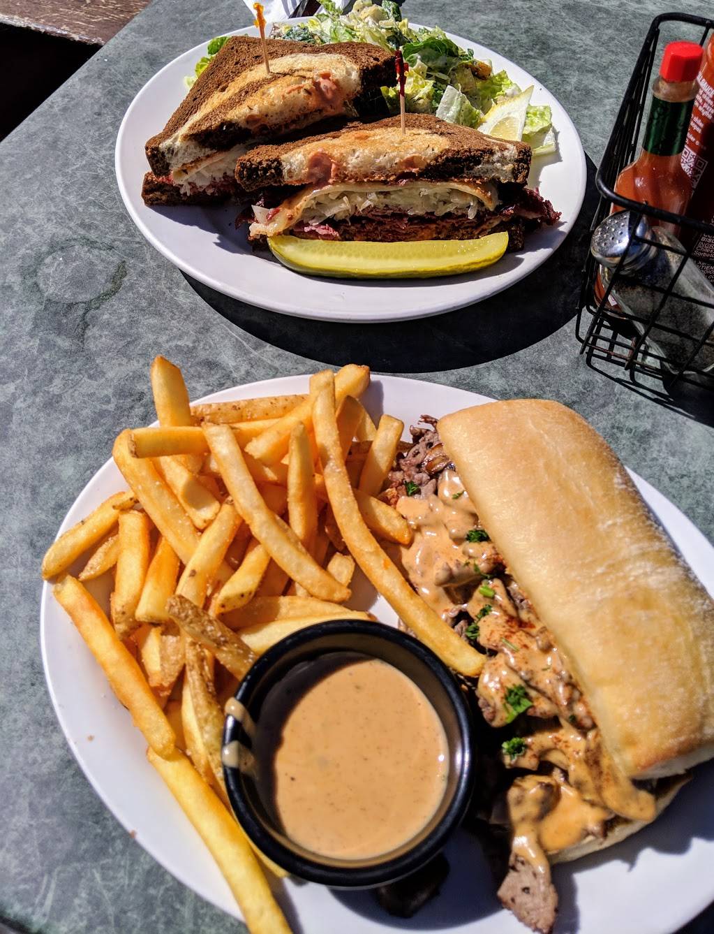 Rose & Thistle Public House | restaurant | 2314 NE Broadway St, Portland, OR 97232, USA | 5032878582 OR +1 503-287-8582