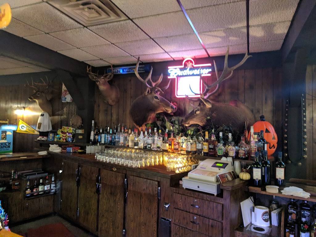 Klemmes Wagon Wheel | restaurant | 120 S Wisconsin Dr, Howards Grove, WI 53083, USA | 9205652325 OR +1 920-565-2325