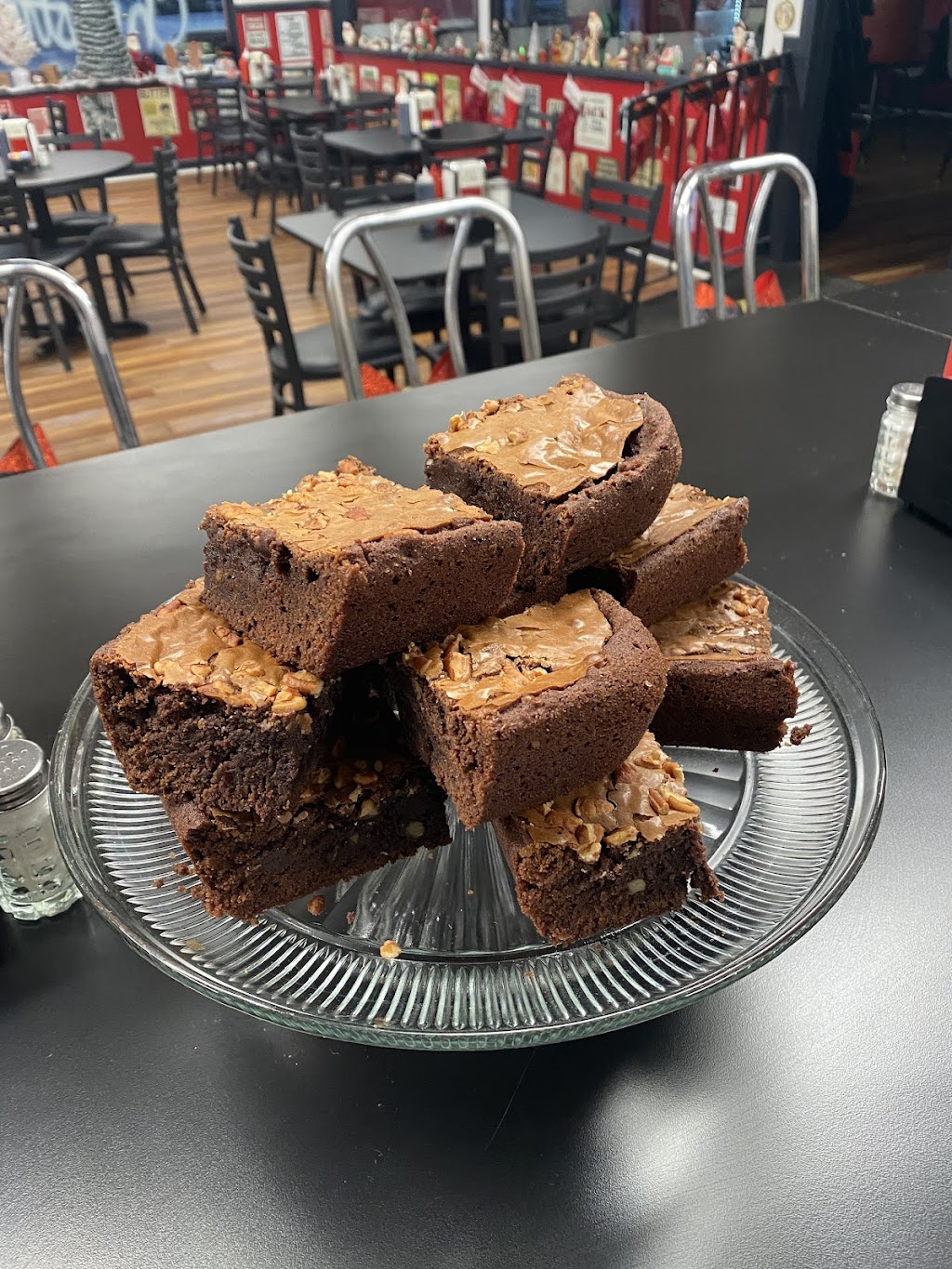 The Tickles Heartline Restaurant | restaurant | 3938 S Boston Hwy, Ringgold, VA 24586, USA | 4347992070 OR +1 434-799-2070