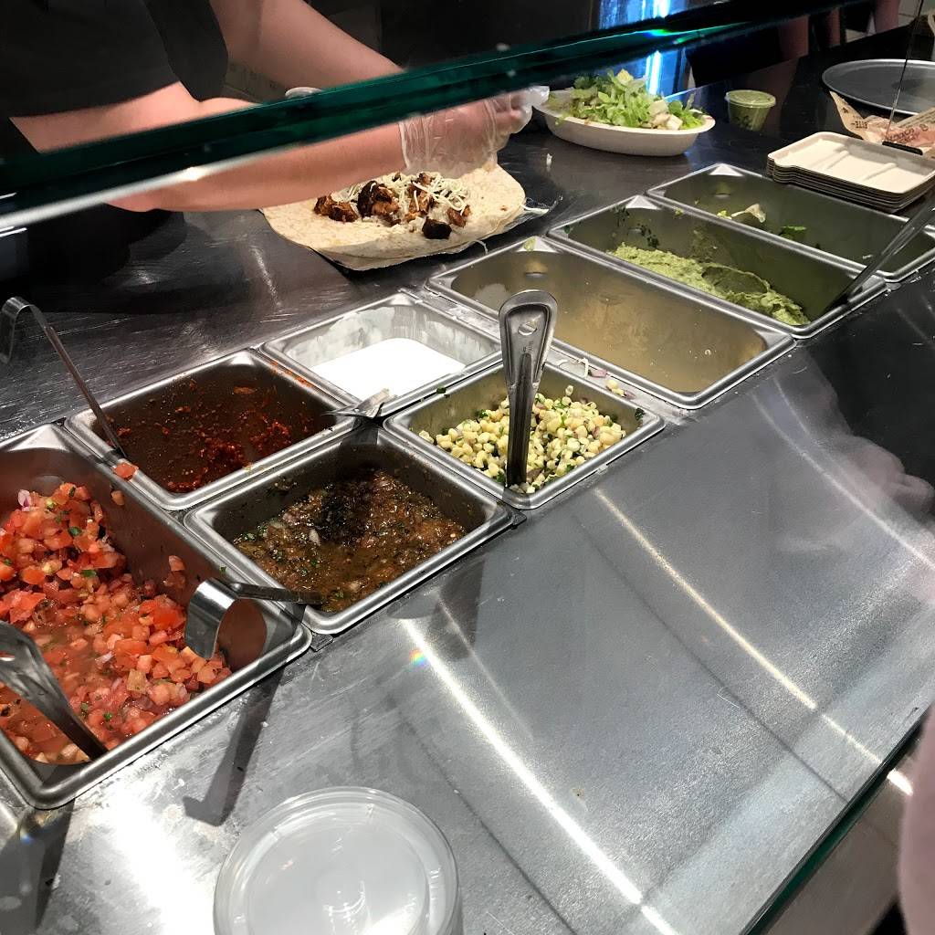 Chipotle Mexican Grill | restaurant | 5623 W Loop 1604 N, San Antonio, TX 78253, USA | 2106889082 OR +1 210-688-9082