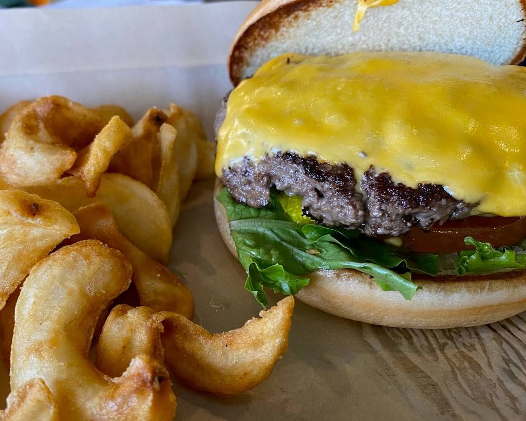 Mammoth Oak Brewing Company | restaurant | 1107 W N Blvd Suite 26, Leesburg, FL 34748, USA | 3523260100 OR +1 352-326-0100