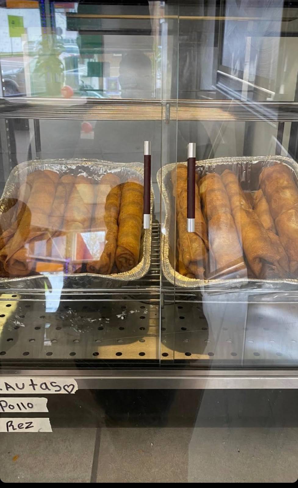 Latin Corner | restaurant | 12123 Lorain Ave, Cleveland, OH 44111, USA | 2166182836 OR +1 216-618-2836