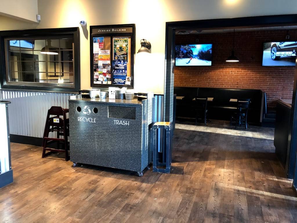 Supreme Pizza & Subs | meal delivery | 585 Washington St, Whitman, MA 02382, USA | 7814470551 OR +1 781-447-0551