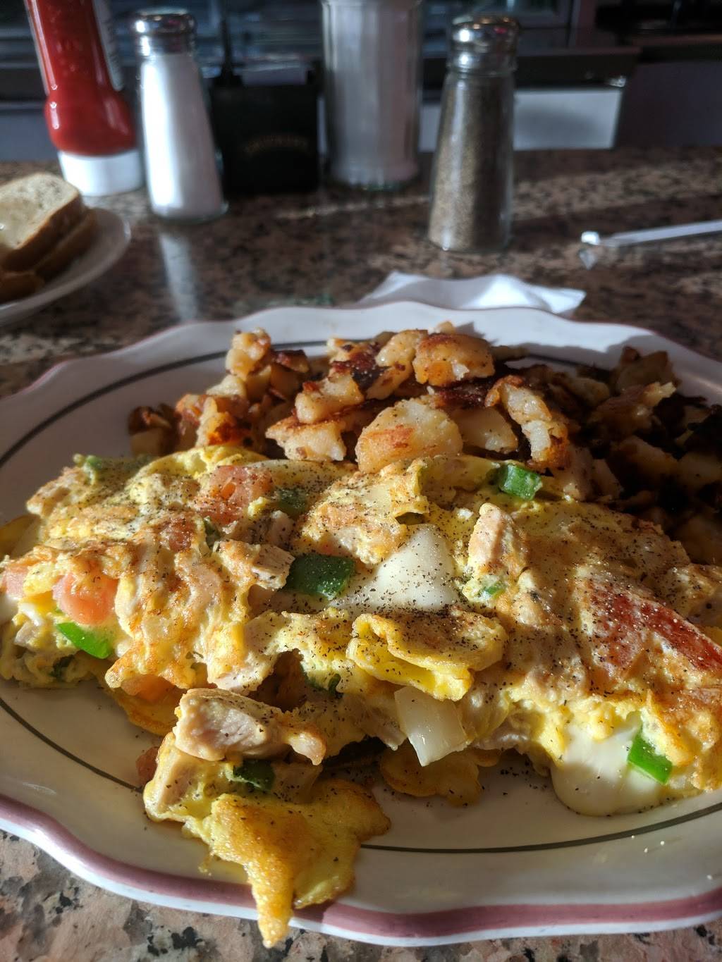 Amity Diner | restaurant | 1426 Whalley Ave, New Haven, CT 06515, USA | 2033971556 OR +1 203-397-1556