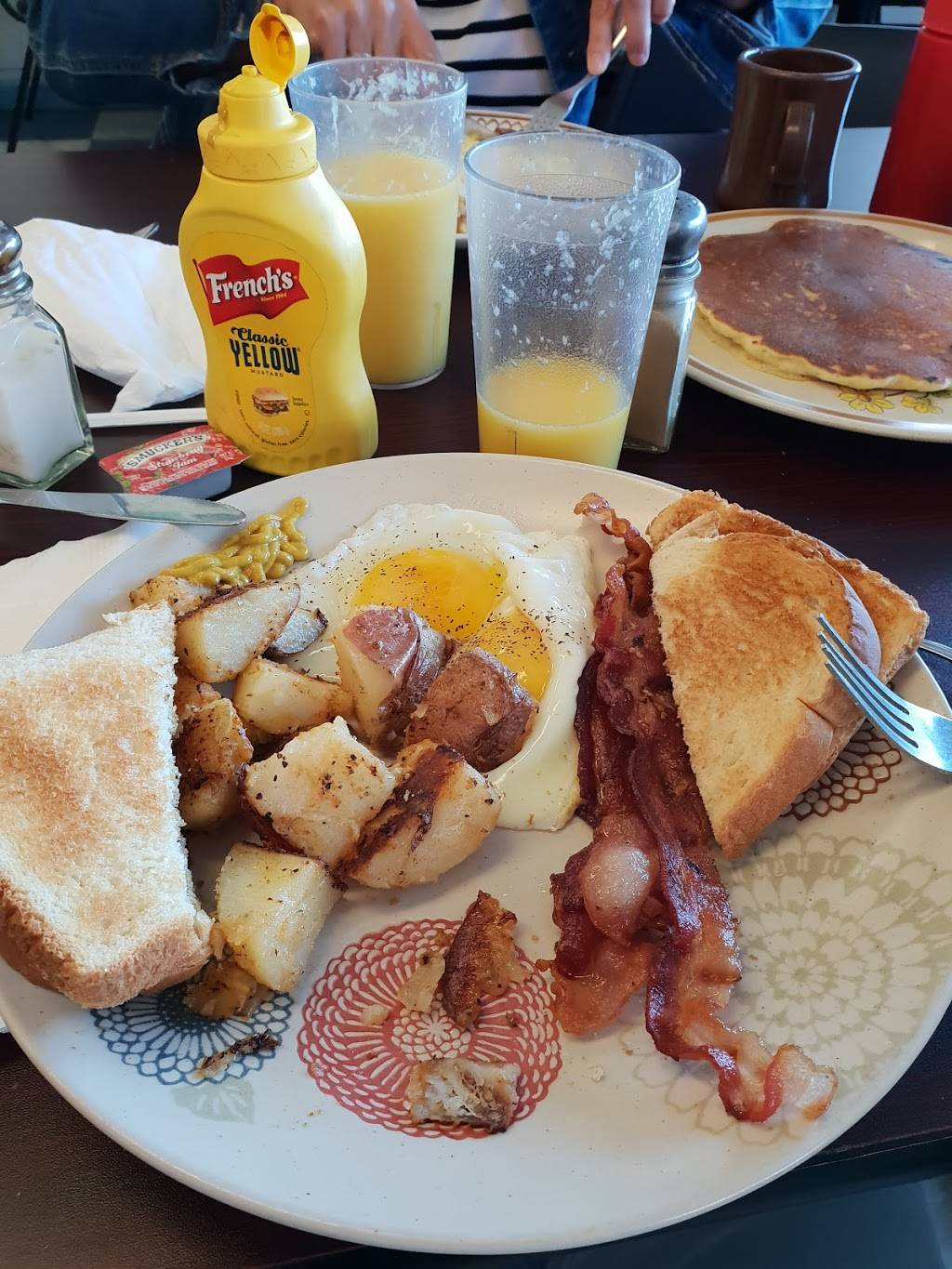 Wooden Spoon | restaurant | 7007 Overseas Hwy, Marathon, FL 33050, USA | 3057438383 OR +1 305-743-8383