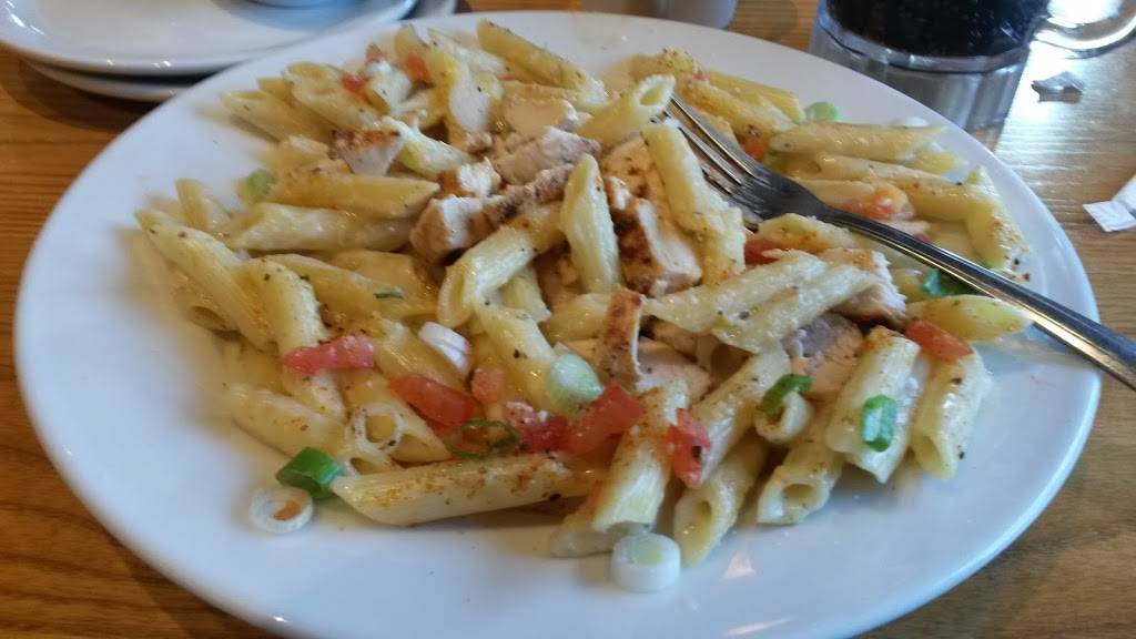 Chilis Grill & Bar | restaurant | 2670 Crossing Cir, Traverse City, MI 49684, USA | 2319290200 OR +1 231-929-0200