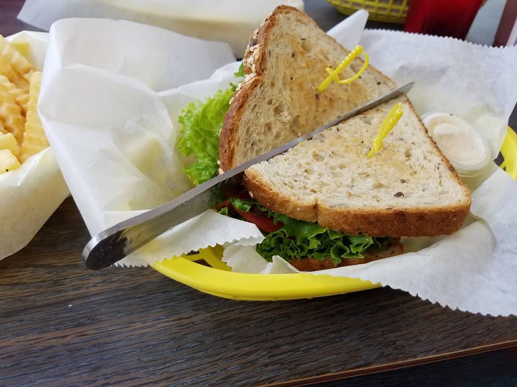 The Choo Choo | restaurant | 600 Lee St, Des Plaines, IL 60016, USA | 8473919815 OR +1 847-391-9815