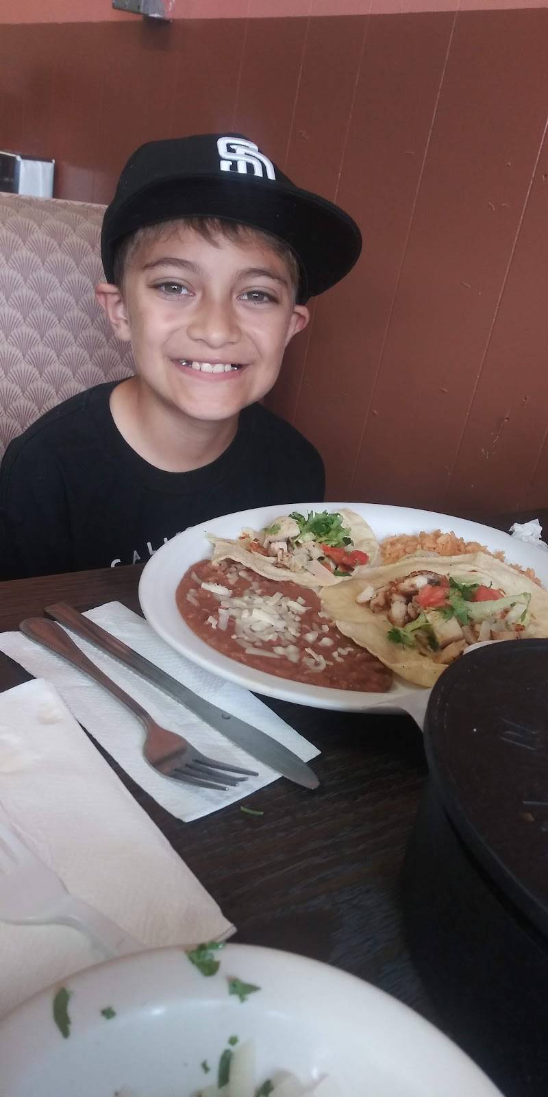 7 Luminarias | restaurant | 868 Guadalupe St, Guadalupe, CA 93434, USA | 8053437080 OR +1 805-343-7080