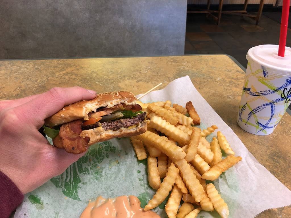 Herfys Burgers & Shakes | restaurant | 14017 1st Ave S C, Burien, WA 98168, USA | 2062428779 OR +1 206-242-8779